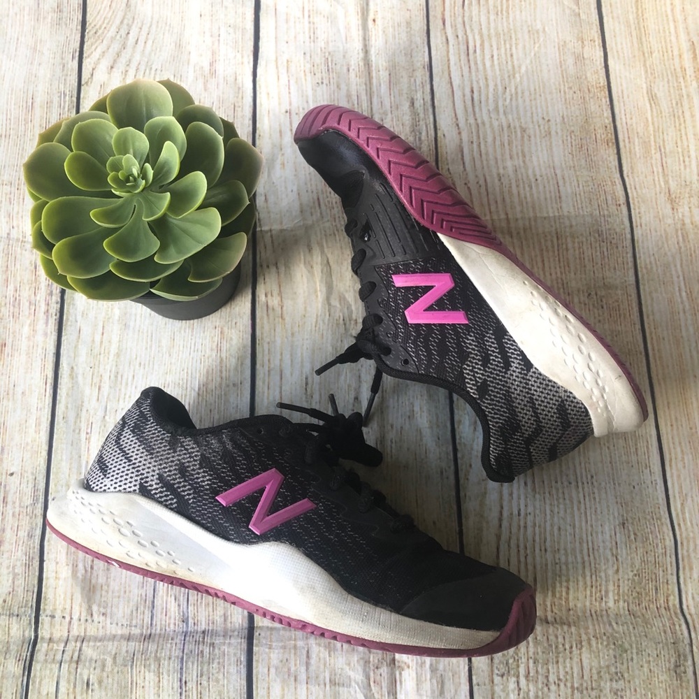 New Balance Girl’s Tennis Shoes Black Purple 2.5 - Picture 1 of 6